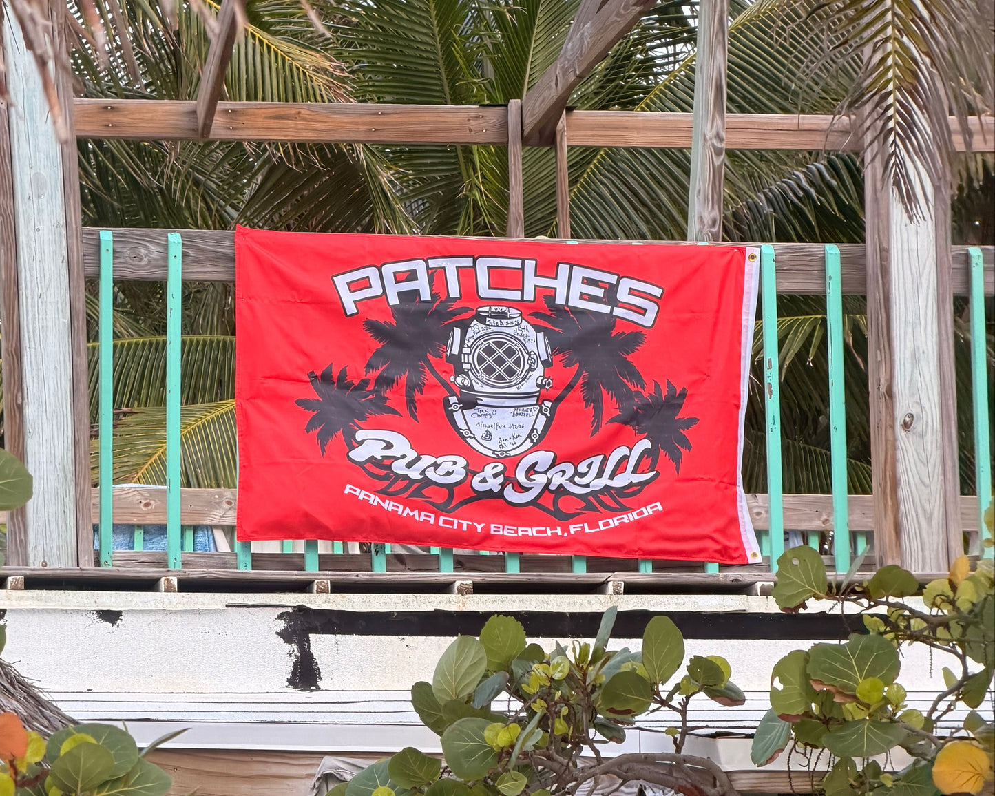 Patches Pub & Grill Classic Logo Large Flag